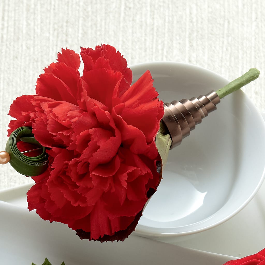 Red Carnation Boutonniere – MY LADY'S FLORIST, Westland MI