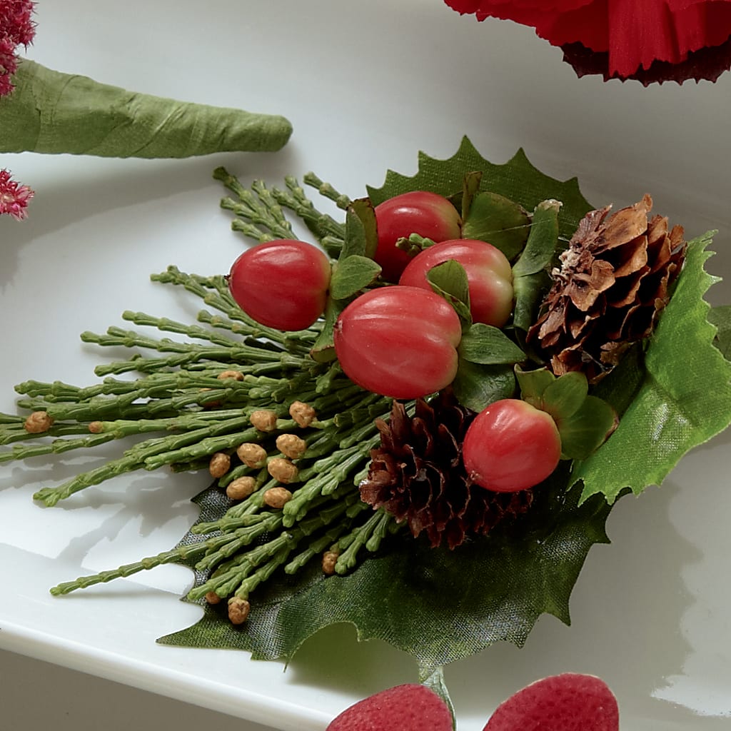 Red Berry Boutonniere – MY LADY'S FLORIST, Westland MI